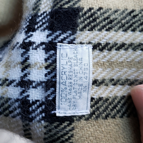 HOST PICK.Acrylic Scarf - Picture 2 of 2